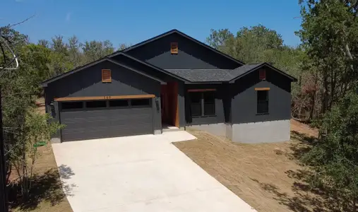 New construction Single-Family house 140 Heleakala Dr, Bastrop, TX 78602 - image