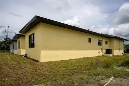 New construction Single-Family house 185 Sesame Rd E, Rotonda West, FL 33947 - image