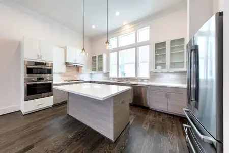 New construction Single-Family house 1308 E Crosby Rd, Carrollton, TX 75006 - image 5