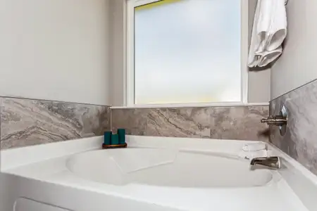 New construction Single-Family house 7604 Hatteras Dr, Navarre, FL 32566 plan Ruby - image 15