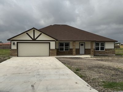 New construction Single-Family house 472 County Rd 679, Natalia, TX 78059 - image