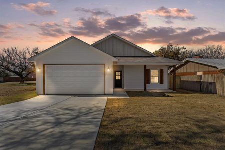 New construction Single-Family house 1927 N Wilhite Street, Cleburne, TX 76031 - photo 0