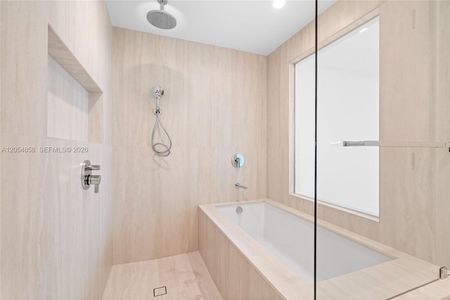 New construction Condo house 2411 Laguna Cir, Unit 1604, Miami, FL 33181 - image 10