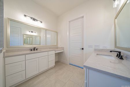 New construction Single-Family house 2044 Toscano Wy, Kerrville, TX 78028 - image 10