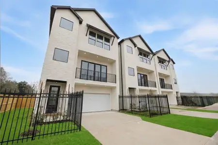 New construction Single-Family house 6328 Sidney St, Houston, TX 77021 - image