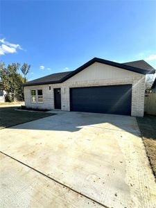 New construction Single-Family house 5512 Truman Drive, Fort Worth, TX 76112 - photo 0