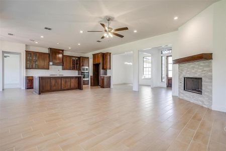 New construction Single-Family house 1005 Alconberry Drive, Crowley, TX 76036 - photo 5 5