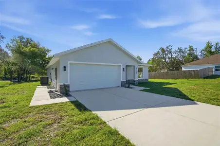 New construction Single-Family house 8130 Ridge Rd, Weeki Wachee, FL 34613 - image