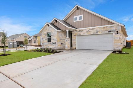 New construction Single-Family house 104 Palo Brea Loop, Hutto, TX 78634 - photo 0