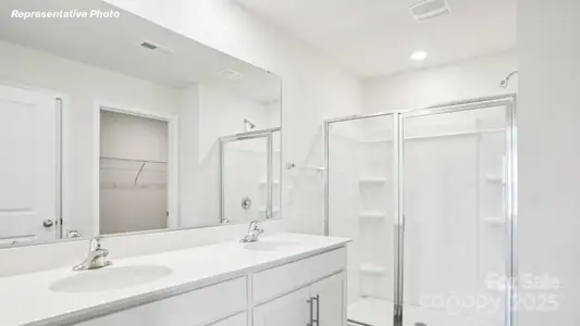 New construction Single-Family house 5015 Shallow Brook Dr, Charlotte, NC 28215 plan Belhaven - image