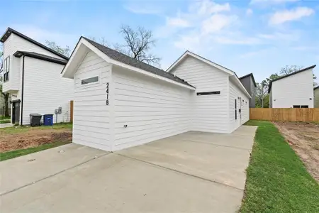 New construction Single-Family house 2418 Saint Clair Dr, Dallas, TX 75215 null- photo 3 3