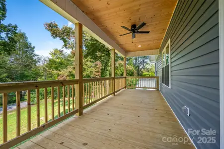 New construction Single-Family house 213 Calhoun St, Hendersonville, NC 28739 - image