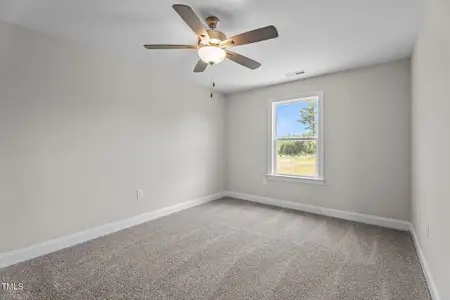 New construction Single-Family house 15 Diamond Creek Dr, Zebulon, NC 27597 - image 20