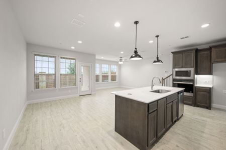 New construction Single-Family house 525 Sandiford Ct, Mansfield, TX 76063 plan Bridgeport - image 5