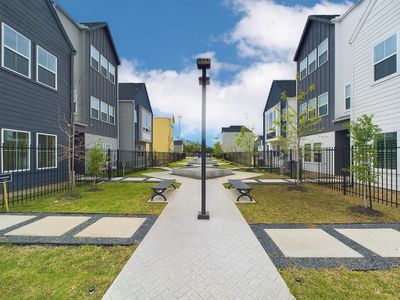 Springwood Villas - Community courtyard