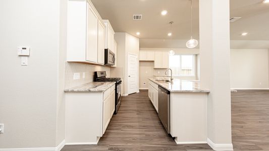New construction Single-Family house 7402 Toledo Bnd, San Antonio, TX 78252 plan The Kirby - image 5