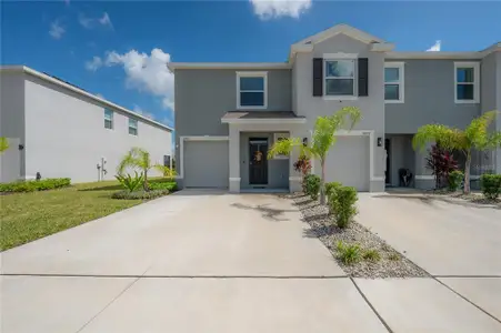 New construction Townhouse house 16701 Maude Dr, Wimauma, FL 33598 - image