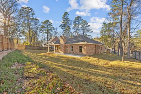 New construction Single-Family house 1805 Rollingwood Dr, Huntsville, TX 77340 - image 4