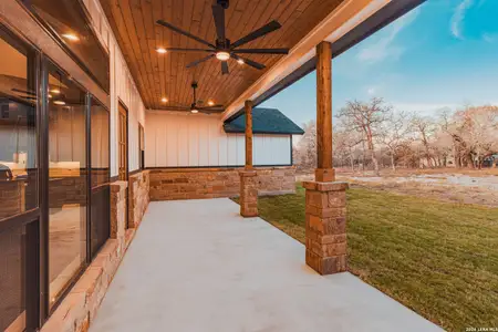 New construction Single-Family house 176 Hondo Rdg, La Vernia, TX 78121 - image 3