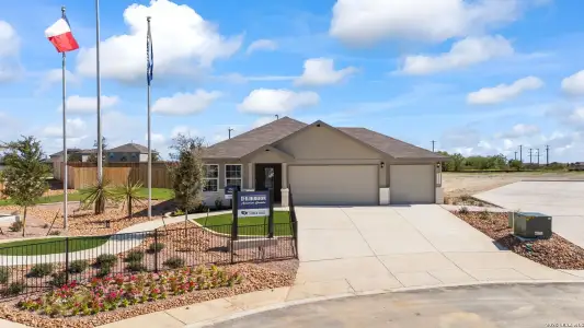 New construction Single-Family house 13623 Gunnison Quartz, San Antonio, TX 78253 plan 1901 The Knight - Elev B - image