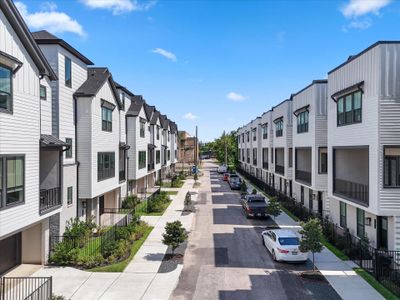 New construction Single-Family house 2214 Dennis St, Houston, TX 77004 - image 1