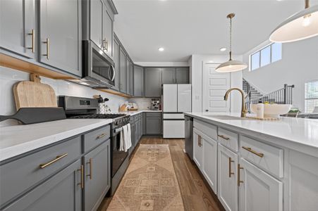 New construction Single-Family house 24722 Harrow Meadow Dr, Katy, TX 77493 plan The Dominion - image 8