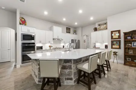 New construction Single-Family house 29347 Kearney Rdg, Boerne, TX 78015 - image 18