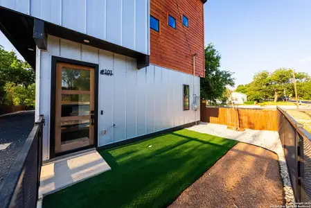 New construction Townhouse house 108 Vine, Unit 101, San Antonio, TX 78210 - image