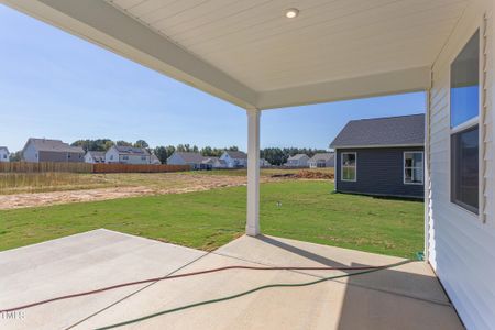 New construction Single-Family house 81 Barn Door Dr, Lillington, NC 27546 null- photo 21 21