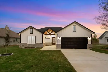 New construction Single-Family house 111 Kukui Ct, Bastrop, TX 78602 - image