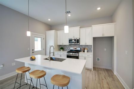 New construction Single-Family house 6111 Carnation Ter, Unit 1, Austin, TX 78741 null- photo 12 12