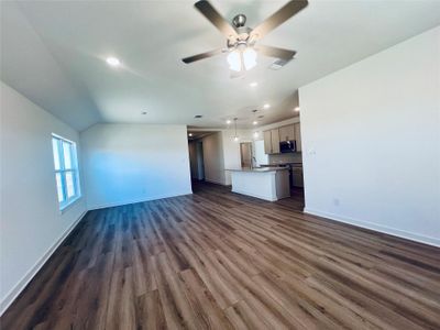 New construction Single-Family house 409 Red Wolf Dr, Jarrell, TX 76537 Landmark Series - Paramount- photo 10 10