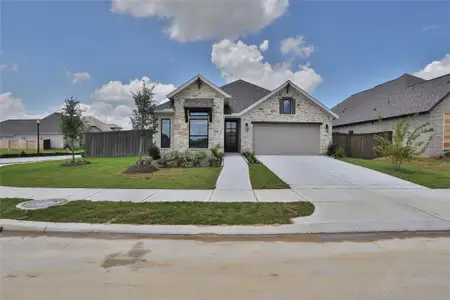 New construction Single-Family house 12203 Hudson Dr, Mont Belvieu, TX 77523 plan 2293H - image