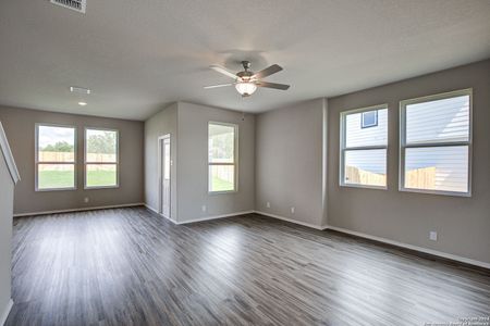 New construction Single-Family house 16536 Rosemary Rdg, Elmendorf, TX 78112 The Murray F- photo 27 27