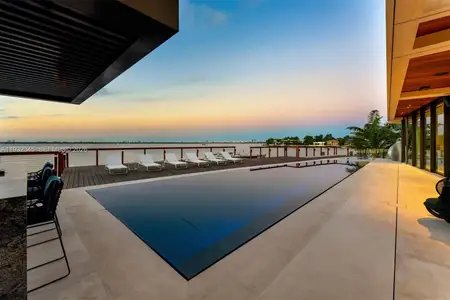 New construction Single-Family house 1413 N Venetian Wy, Miami, FL 33139 - image