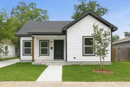 New construction Single-Family house 1228 E Tucker St, Fort Worth, TX 76104 - image