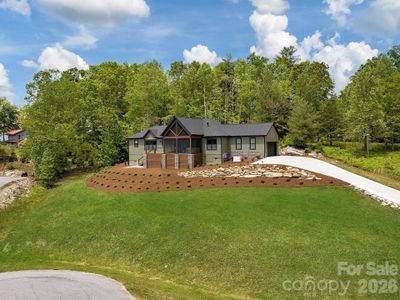 New construction Single-Family house 636 Crystal Heights Dr, Hendersonville, NC 28739 - image