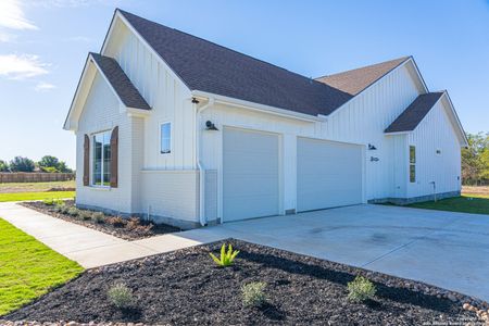 New construction Single-Family house 311 Venado Oaks, Castroville, TX 78009 PORTOFINO- photo 0 0