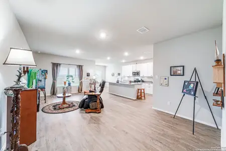 New construction Single-Family house 250 Landing Ln, New Braunfels, TX 78130 plan RC Fenway - image 16