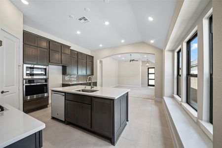 New construction Single-Family house 233 Trapper Creek Dr, Conroe, TX 77384 null- photo 12 12