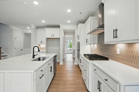 New construction Single-Family house 2020 Embassy Ct, Charlotte, NC 28213 Davidson- photo 17 17