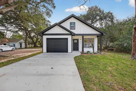 New construction Single-Family house 7825 Brighton Dr, Beaumont, TX 77707 - image