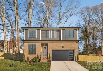 New construction Single-Family house 16311 Riverpointe Dr, Charlotte, NC 28278 - image