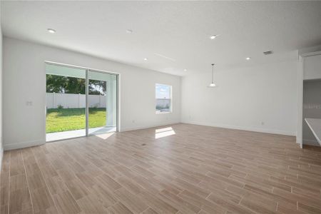 New construction Single-Family house 2949 Stewart Creek Cir, Plant City, FL 33565 - image 10