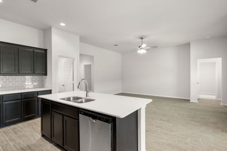 New construction Single-Family house 1240 Clubhouse Dr, Burleson, TX 76028 plan Alderbury II - image 7