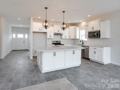 New construction Single-Family house 2 Glenview Meadow Dr, Unit Savannah, Waxhaw, NC 28173 plan Savannah - image 3