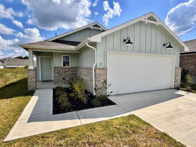 New construction Single-Family house 131 County Rd 5102B, Cleveland, TX 77327 plan Magnolia - image