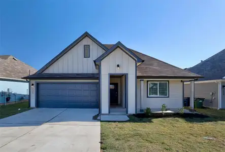 New construction Single-Family house 121 Fort Clark Springs Dr, Hutto, TX 78634 - photo 0