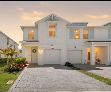 New construction Townhouse house 5747 Se Edgewater Cir, Stuart, FL 34997 - image