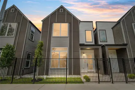 New construction Single-Family house 3415 Stonewall St, Houston, TX 77020 - image